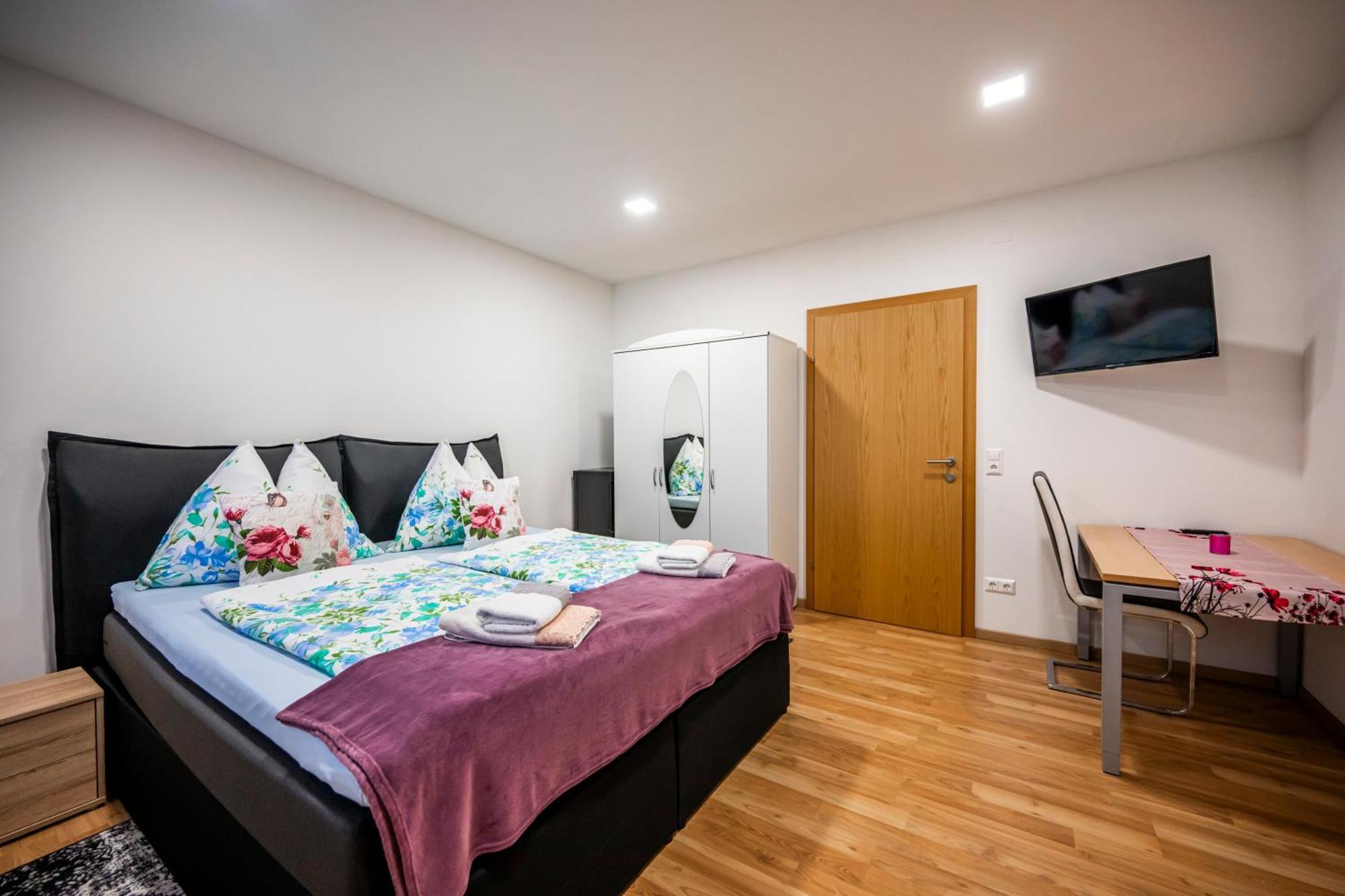 Die Schlafstube - Bed & Breakfast Zeltweg Exterior foto