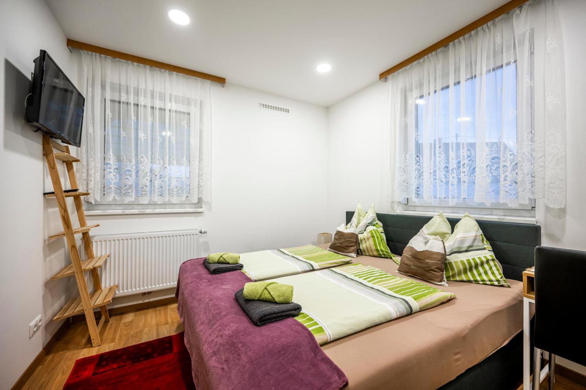 Die Schlafstube - Bed & Breakfast Zeltweg Exterior foto